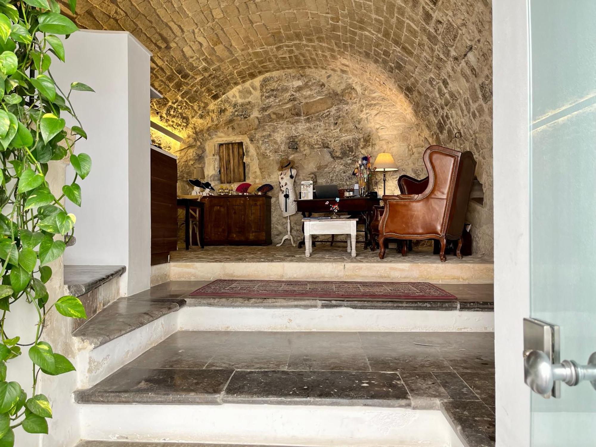 Neropece Hotel Ragusa Exterior photo